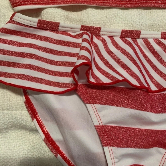 Girl’s red and white striped 2 piece Bikini - Picture 5 of 7